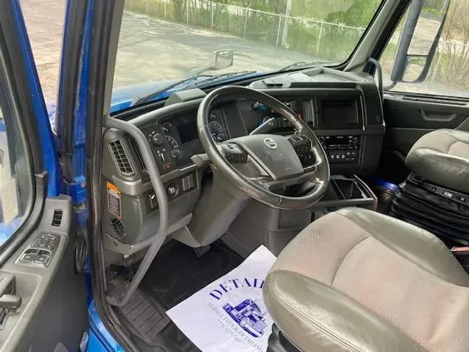 2022 Volvo VNL64T760