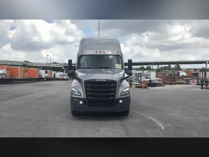 2022 Freightliner Cascadia 126