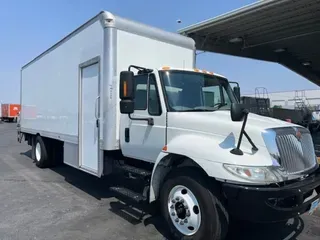 2018 NAVISTAR INTERNATIONAL 4300LP (4X2)
