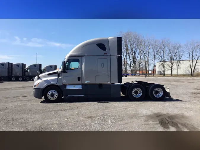 2022 Freightliner Cascadia 126