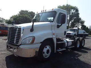 2015 Freightliner CASCADIA 125