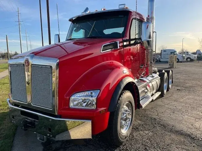 2026 Kenworth T880