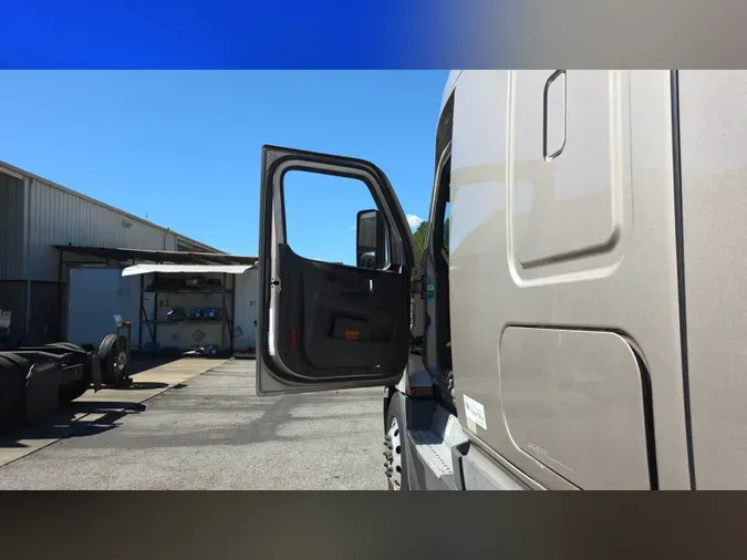2023 Freightliner Cascadia 126284331e31c07a8163e43de97558b1906
