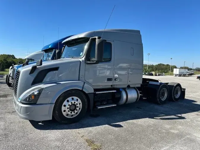 2017 VOLVO VNL64T630