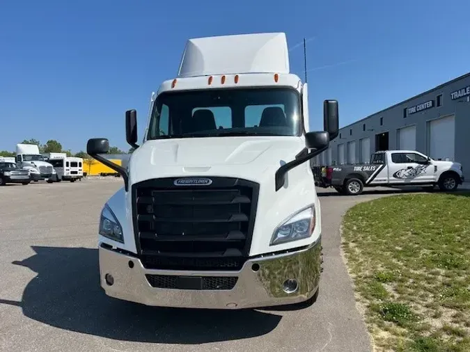 2023 Freightliner Cascadia