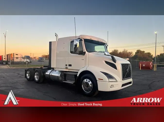 2019 VOLVO VNR400