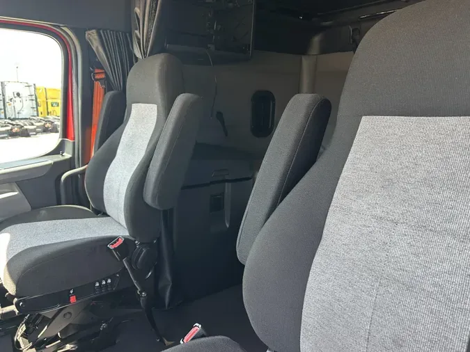 2022 Freightliner Cascadia
