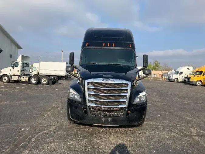 2019 Freightliner T12664ST