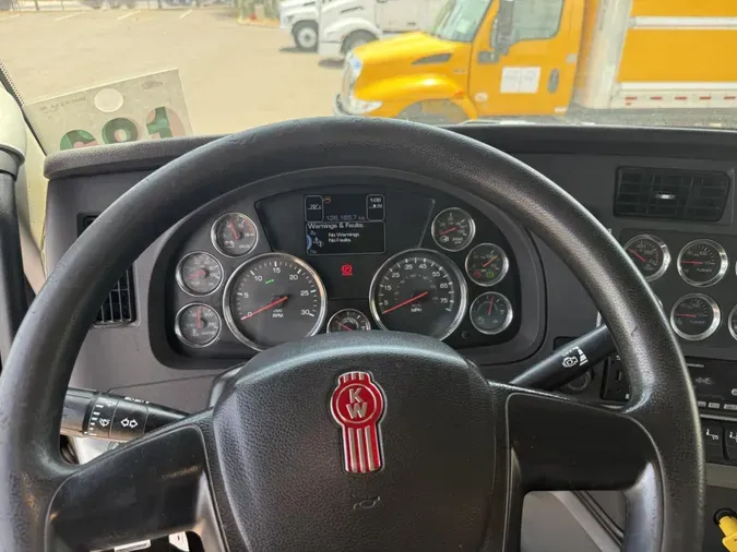 2022 Kenworth T880