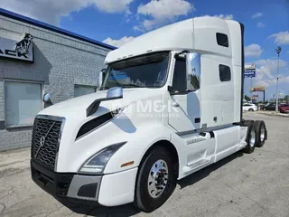 2020 VOLVO VNL64T760