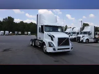 2016 Volvo VNL300