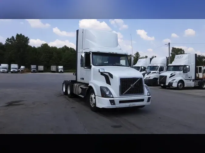 2016 Volvo VNL300284c2110186c4e62b76c1883474cb4f4