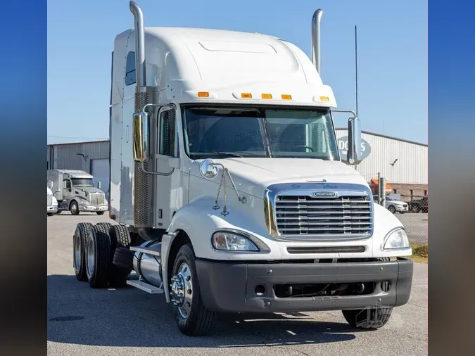 2012 FREIGHTLINER COLUMBIA 120