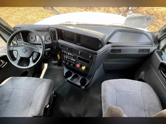 2022 INT LT625 6x4