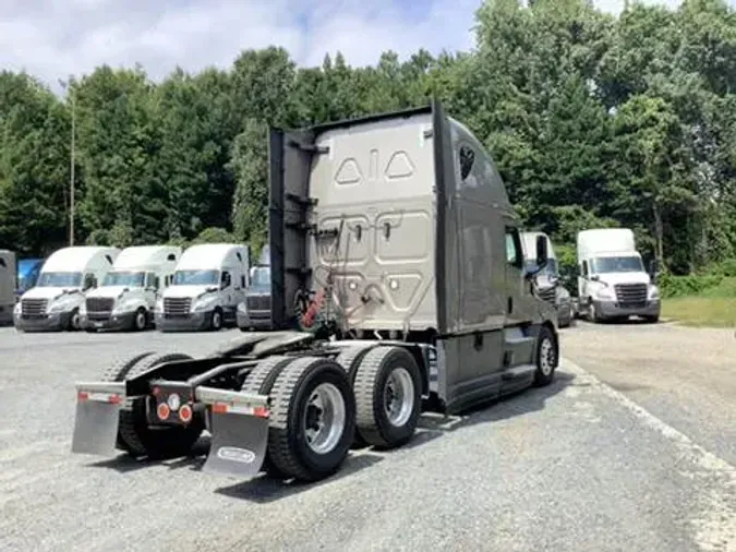 2023 Freightliner Cascadia