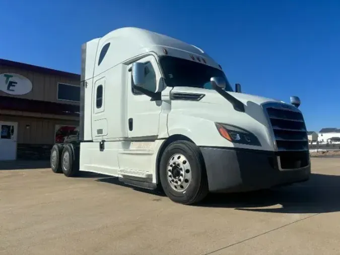 2019 Freightliner New Cascadia 126284f2fbfdf84bc5a08872edfd41a145b