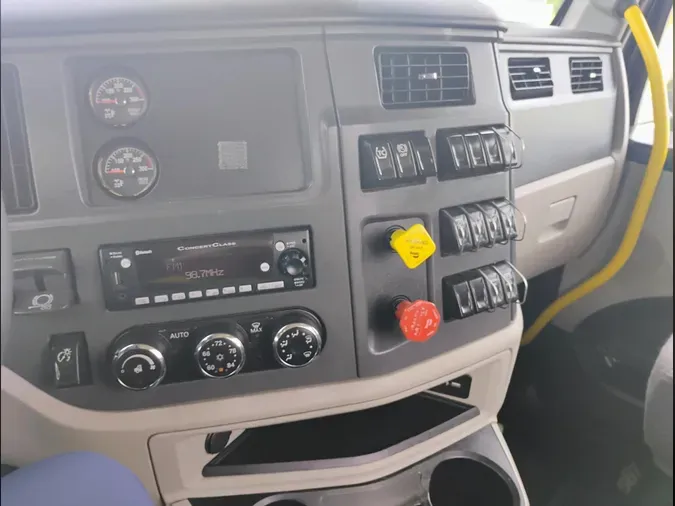 2023 Peterbilt 567
