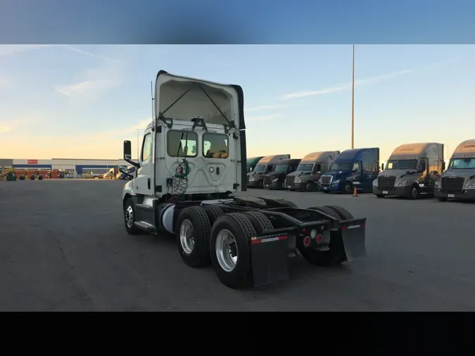 2020 Freightliner Cascadia 12628504583ec3e895f341f22d459ac28dd
