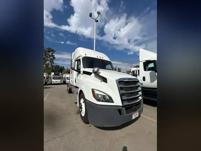 2020 FREIGHTLINER/MERCEDES NEW CASCADIA PX126642850eac323a0fca3d76b6ba553aebec6