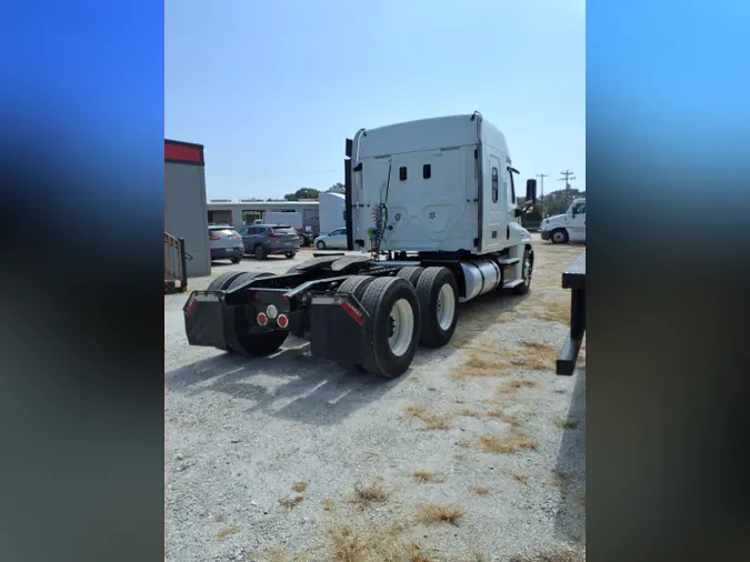 2017 FREIGHTLINER/MERCEDES CASCADIA 125