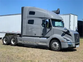 2024 VOLVO VNL64T760