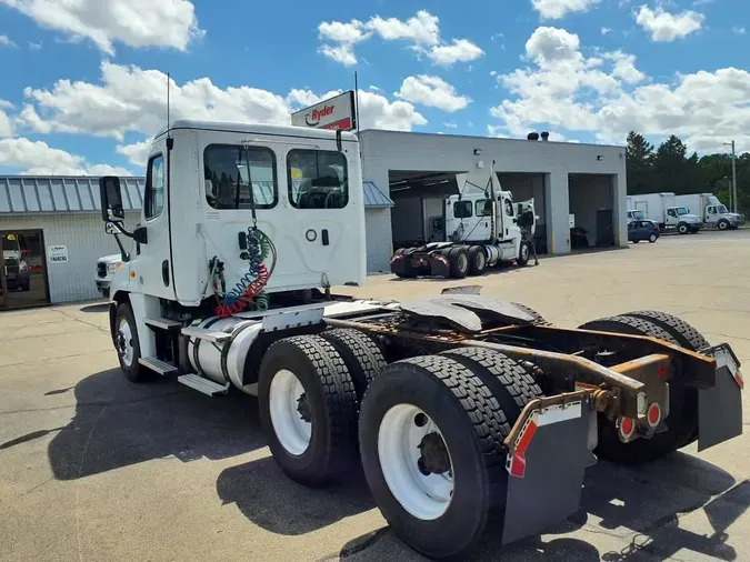 2020 FREIGHTLINER/MERCEDES CASCADIA 125285b979f4eaf671821a0b479112c52d3