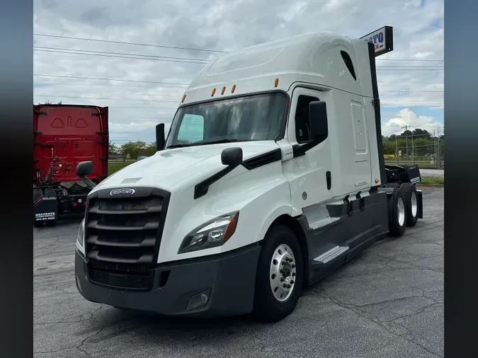 2020 FREIGHTLINER CASCADIA 126