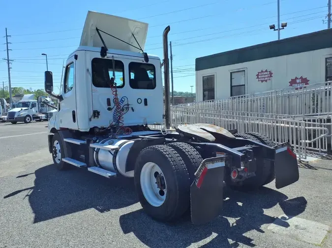 2020 FREIGHTLINER/MERCEDES NEW CASCADIA 11628628ef99e3b44514772c37c8d71419d