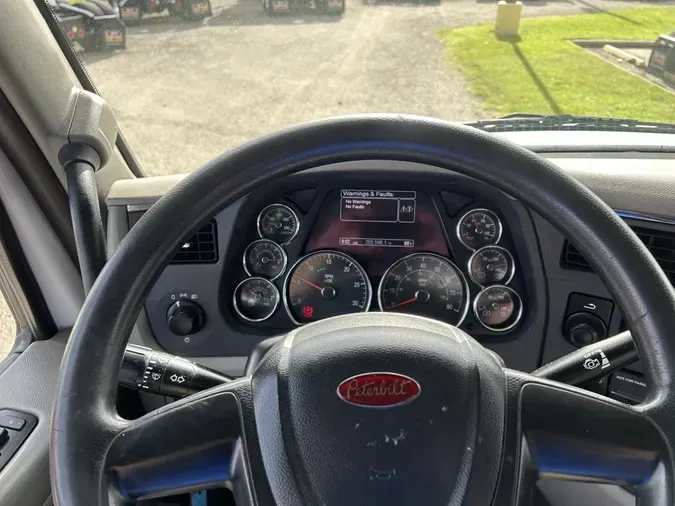 2020 Peterbilt 579