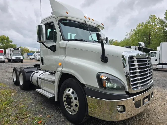 2017 FREIGHTLINER/MERCEDES CASCADIA 125