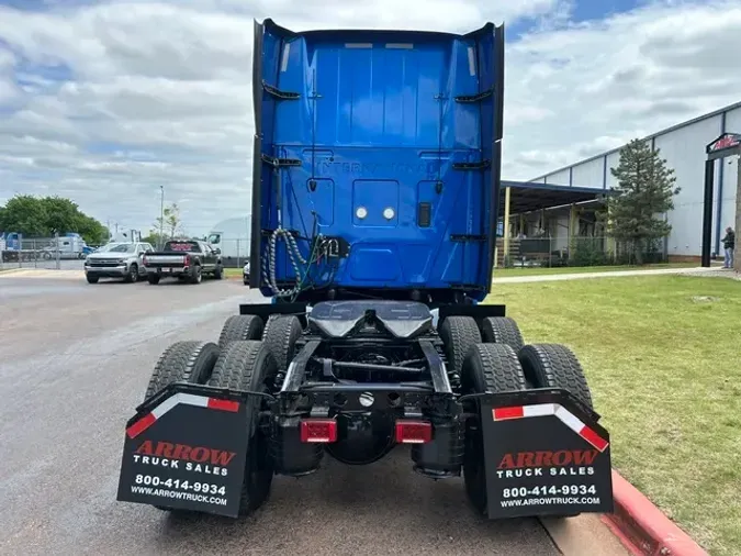 2021 INTERNATIONAL LT