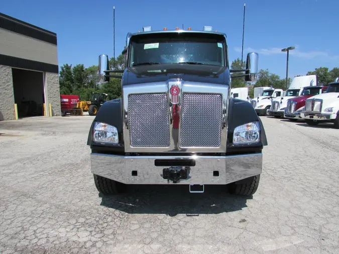 2025 Kenworth T880 Short Hood