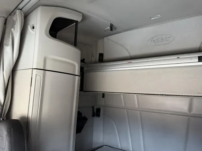 2022 Peterbilt 579