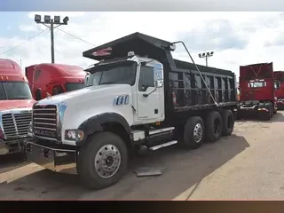 2009 MACK GRANITE GU713