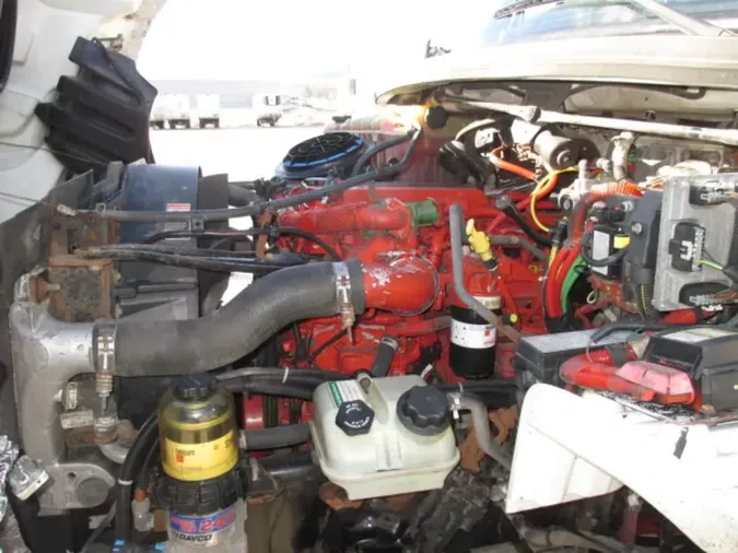 2015 FREIGHTLINER/MERCEDES M2 106