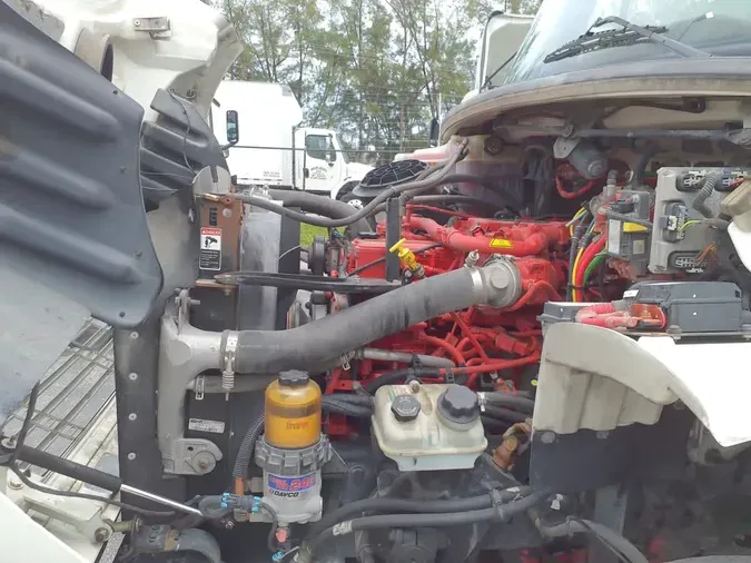 2016 FREIGHTLINER M2 106