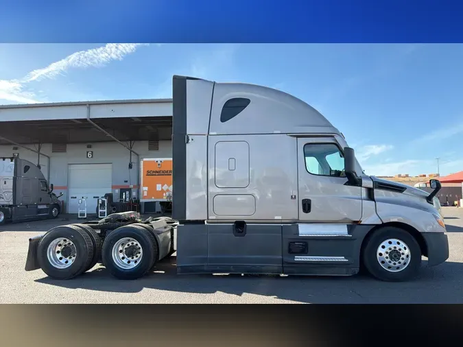 2025 Freightliner Cascadia 126