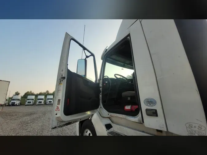 2019 Volvo VNL300