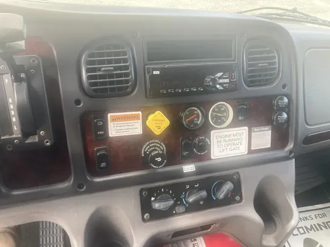 2019 Freightliner Business Class M2 106