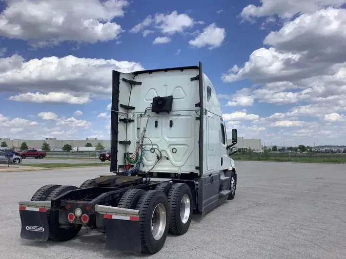 2022 Freightliner Cascadia 126