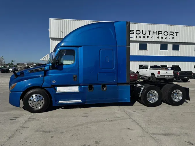 2020 Freightliner Cascadia 126