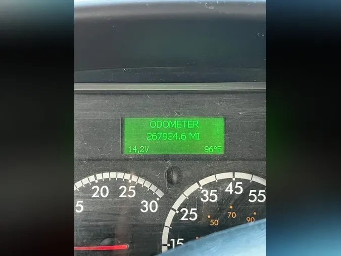 2018 FREIGHTLINER M2 106
