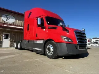2020 Freightliner Cascadia 126