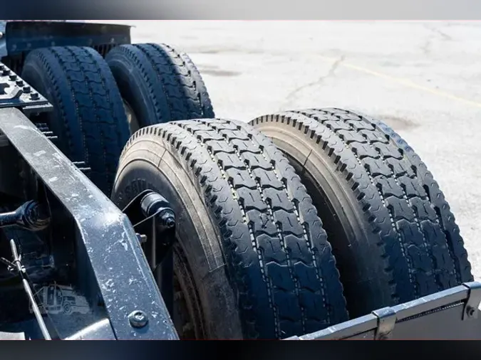 2015 VOLVO VNL64T6702888bf24af7d514259c5a4c0e8a1af5c