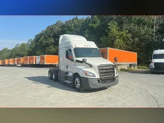 2021 Freightliner Cascadia 126