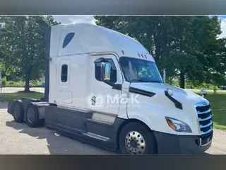 2020 FREIGHTLINER Cascadia 126