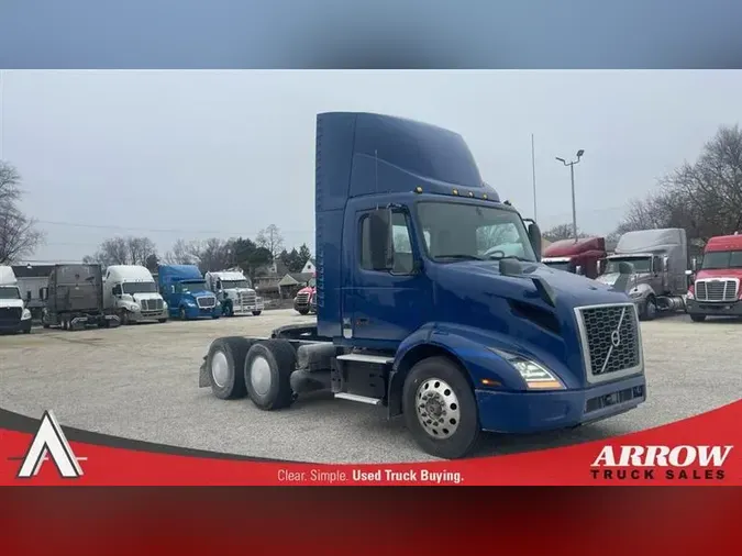 2020 VOLVO VNR300