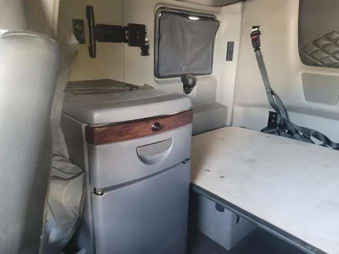 2023 International LT625