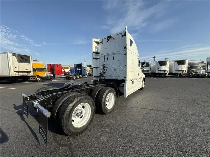 2019 FREIGHTLINER CASCADEVO1