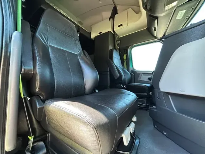 2021 FREIGHTLINER CA126